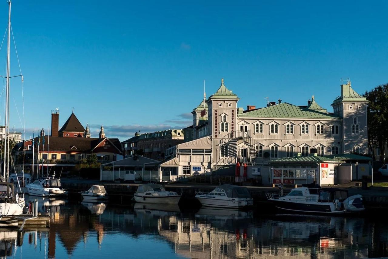 1 Rums-Laegenheter, Gangavstand Till Stroemstads Centrum Buitenkant foto