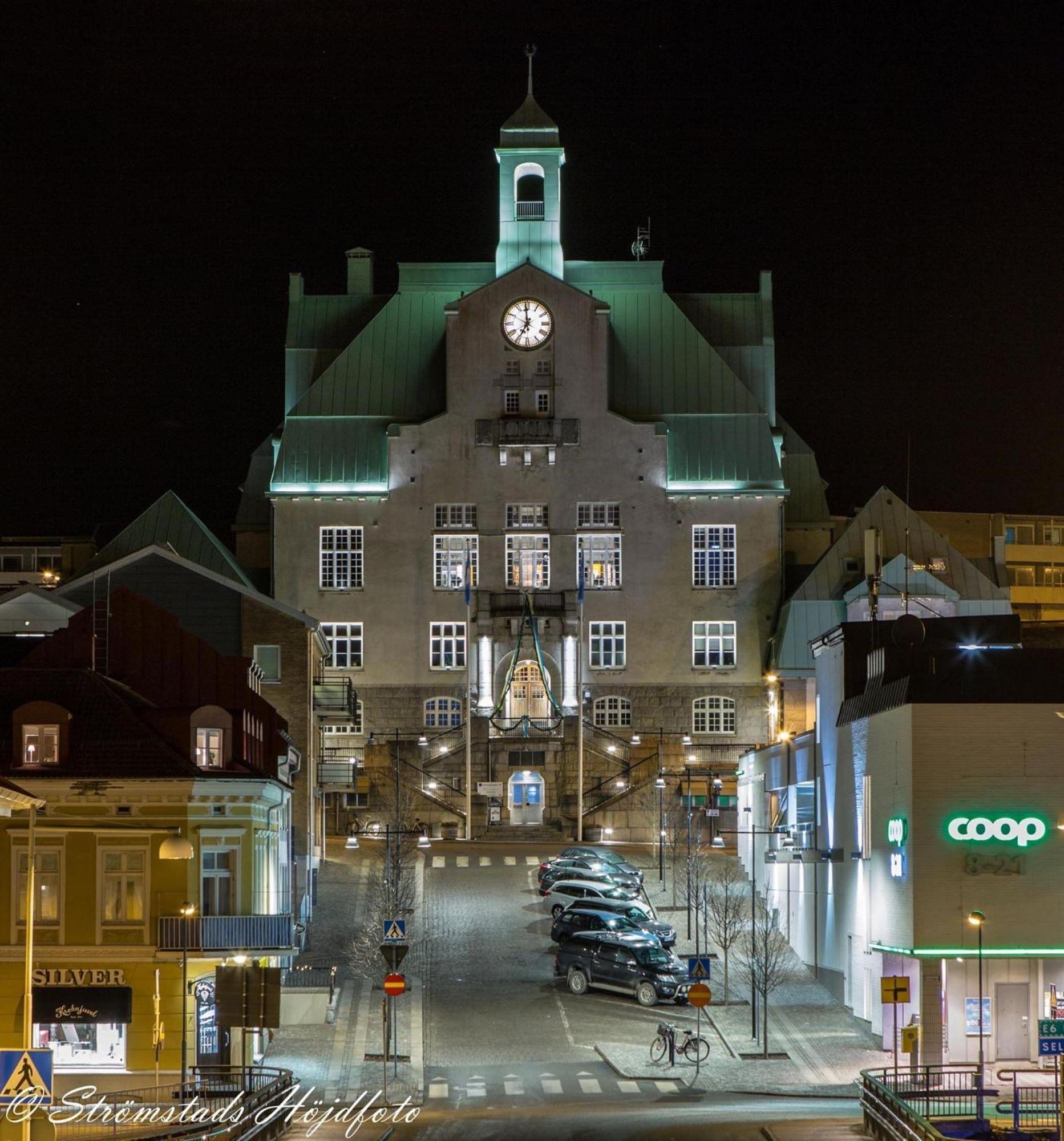 1 Rums-Laegenheter, Gangavstand Till Stroemstads Centrum Buitenkant foto