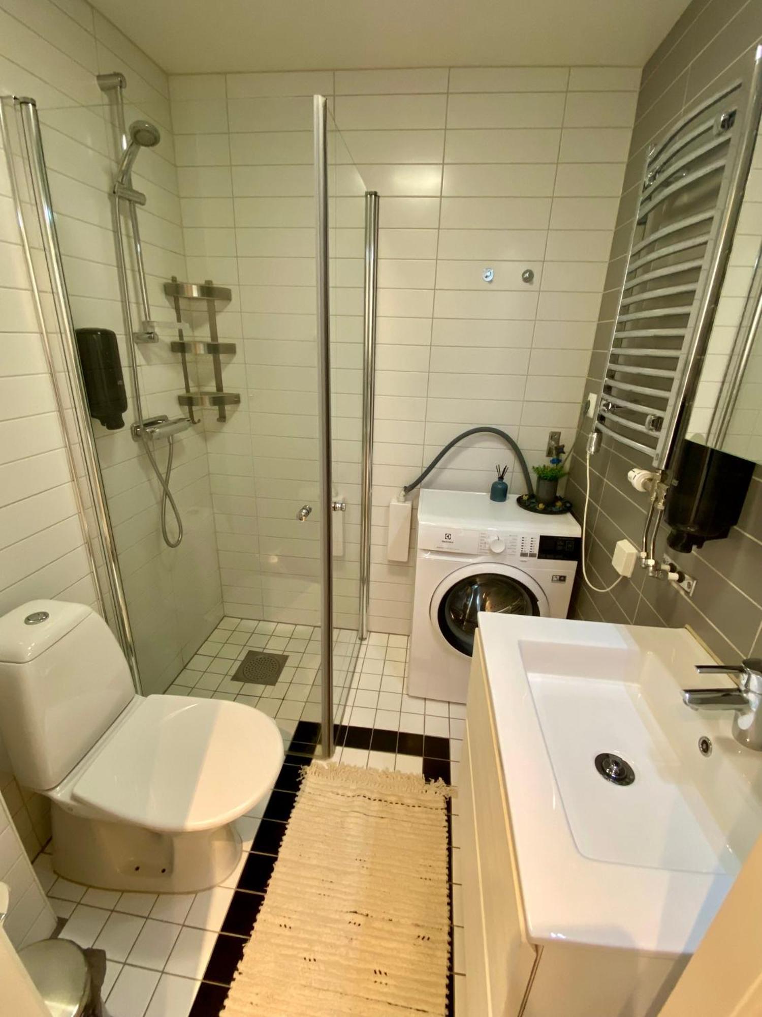1 Rums-Laegenheter, Gangavstand Till Stroemstads Centrum Buitenkant foto
